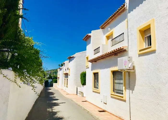 Casa De Familia